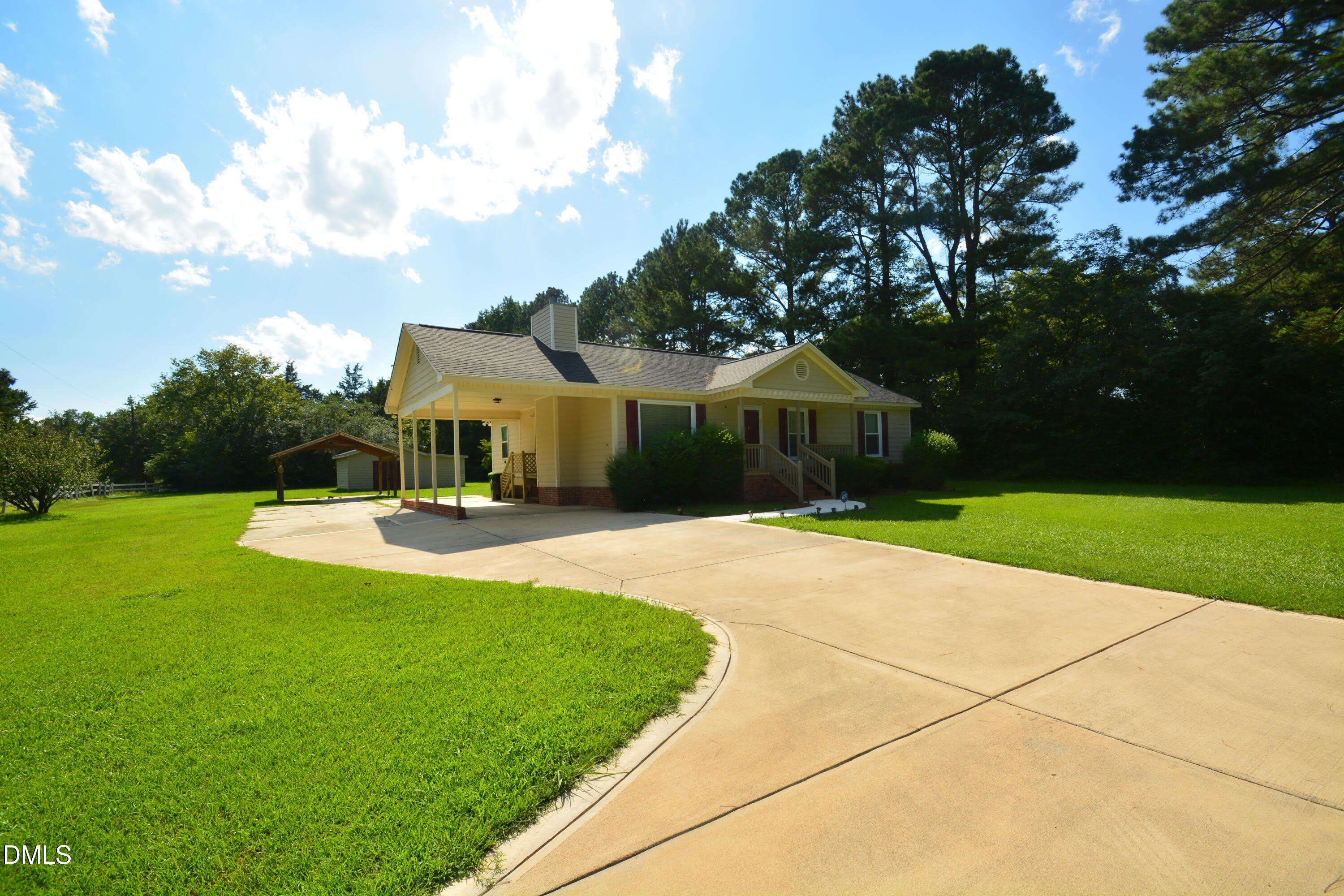 1352 Little Devine Road – photo 2