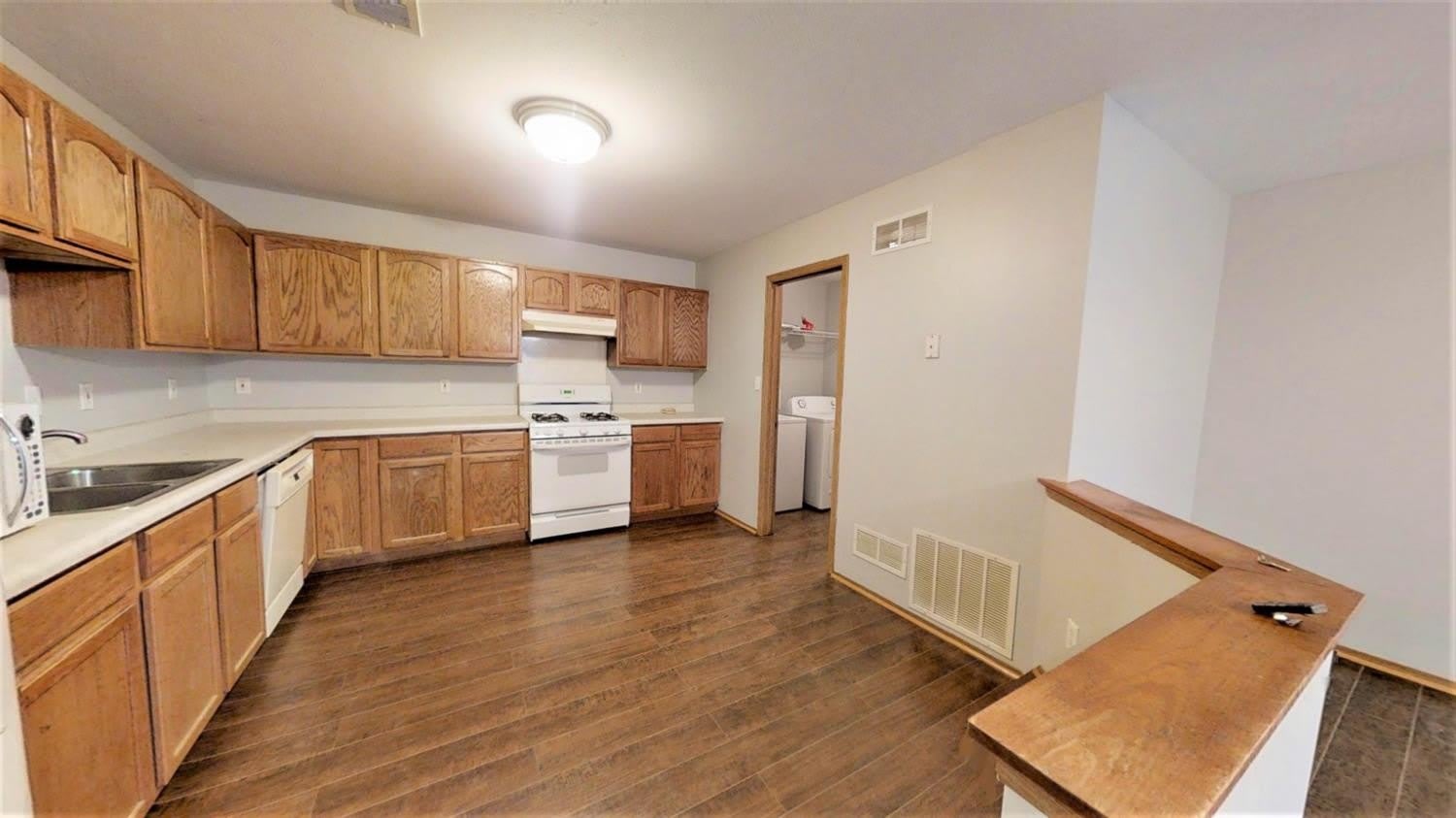 1945 W 86th Lane – photo 4