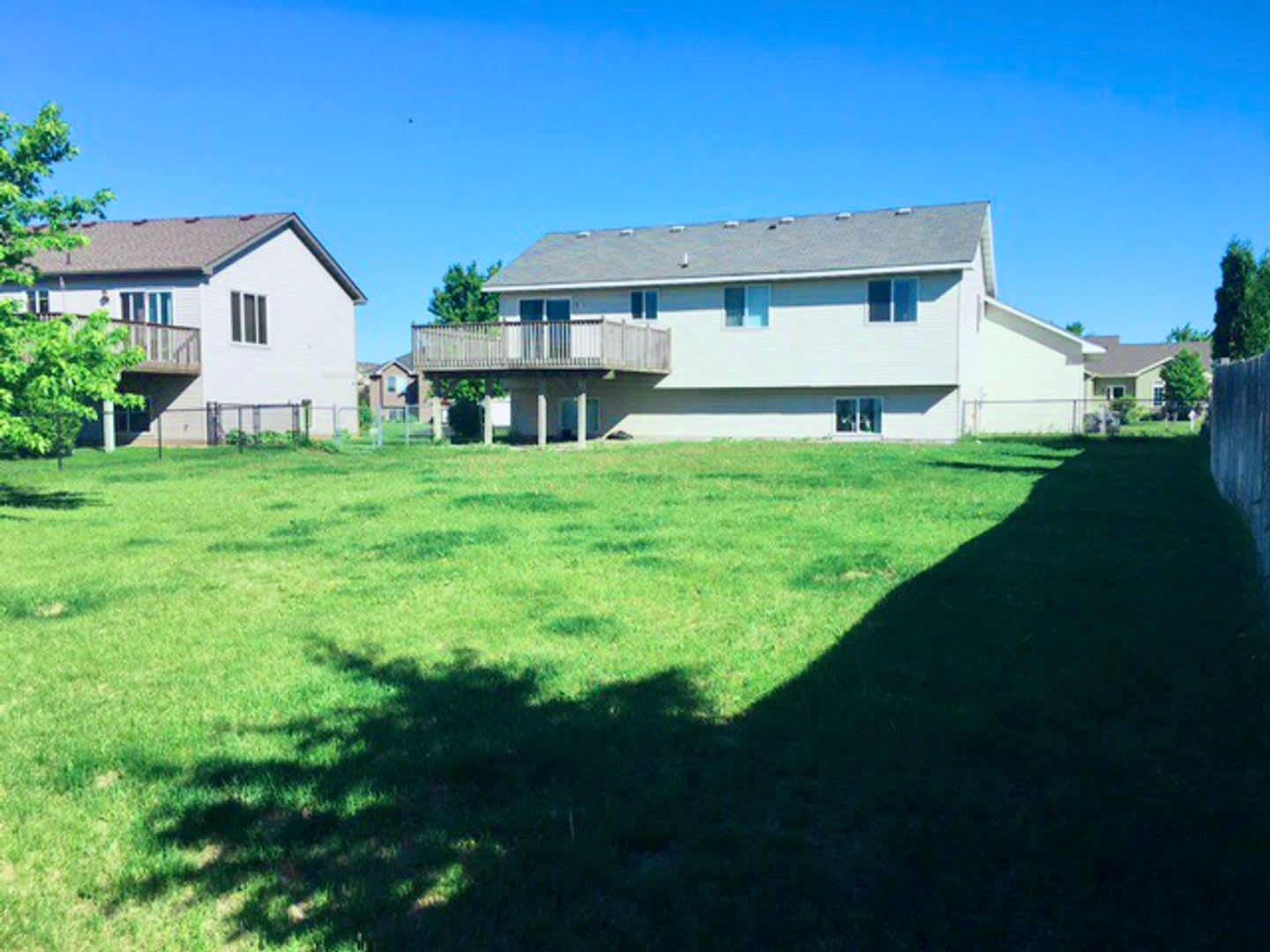 5 Bed 2 Bath House For Rent – photo 2