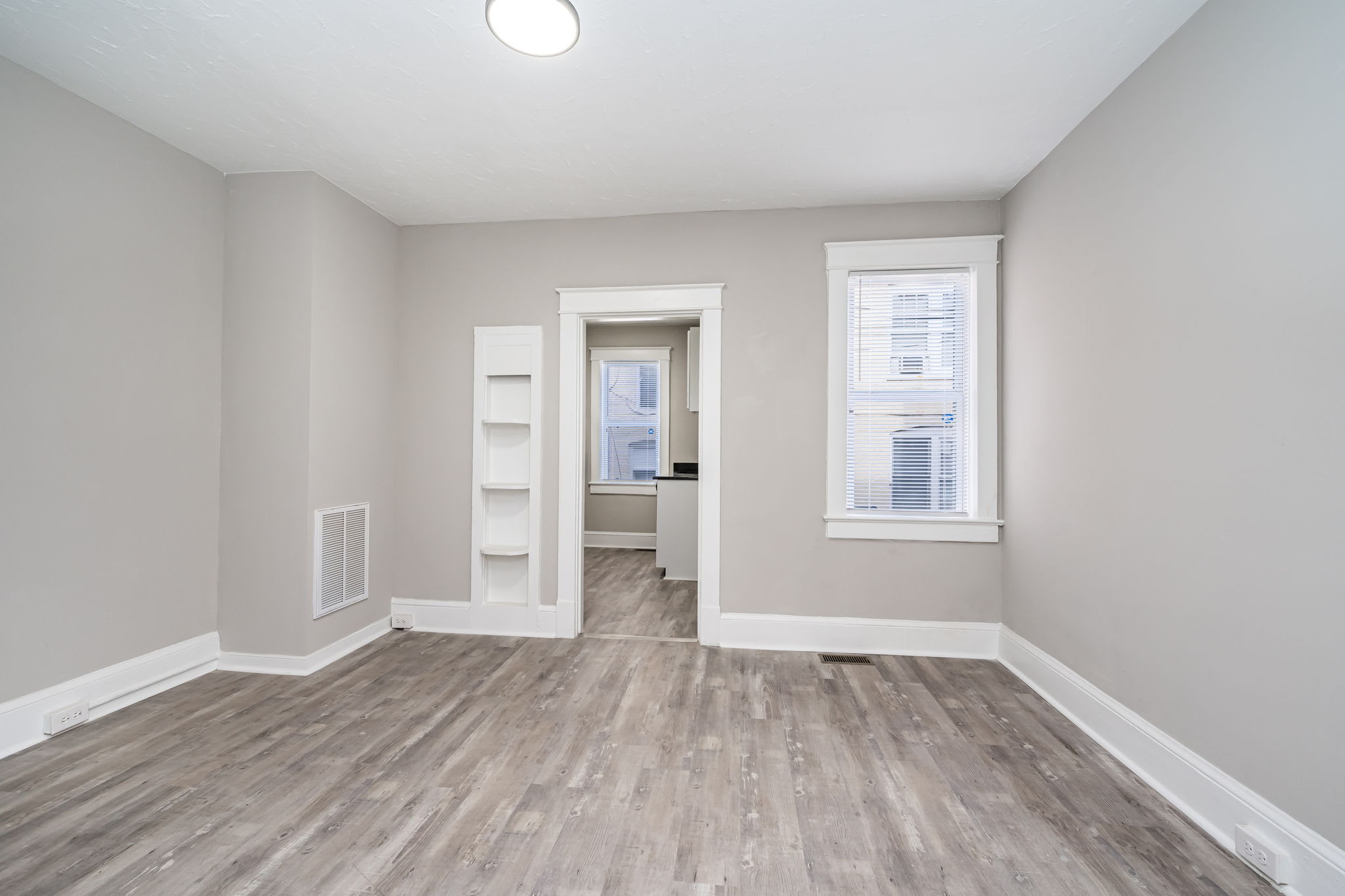 1015 Bank Street – photo 4