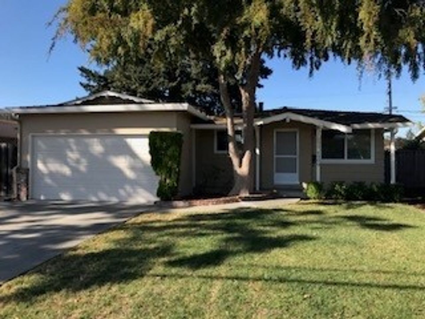 Spacious Cambrian 3 bed 2 bath home available now – photo 1