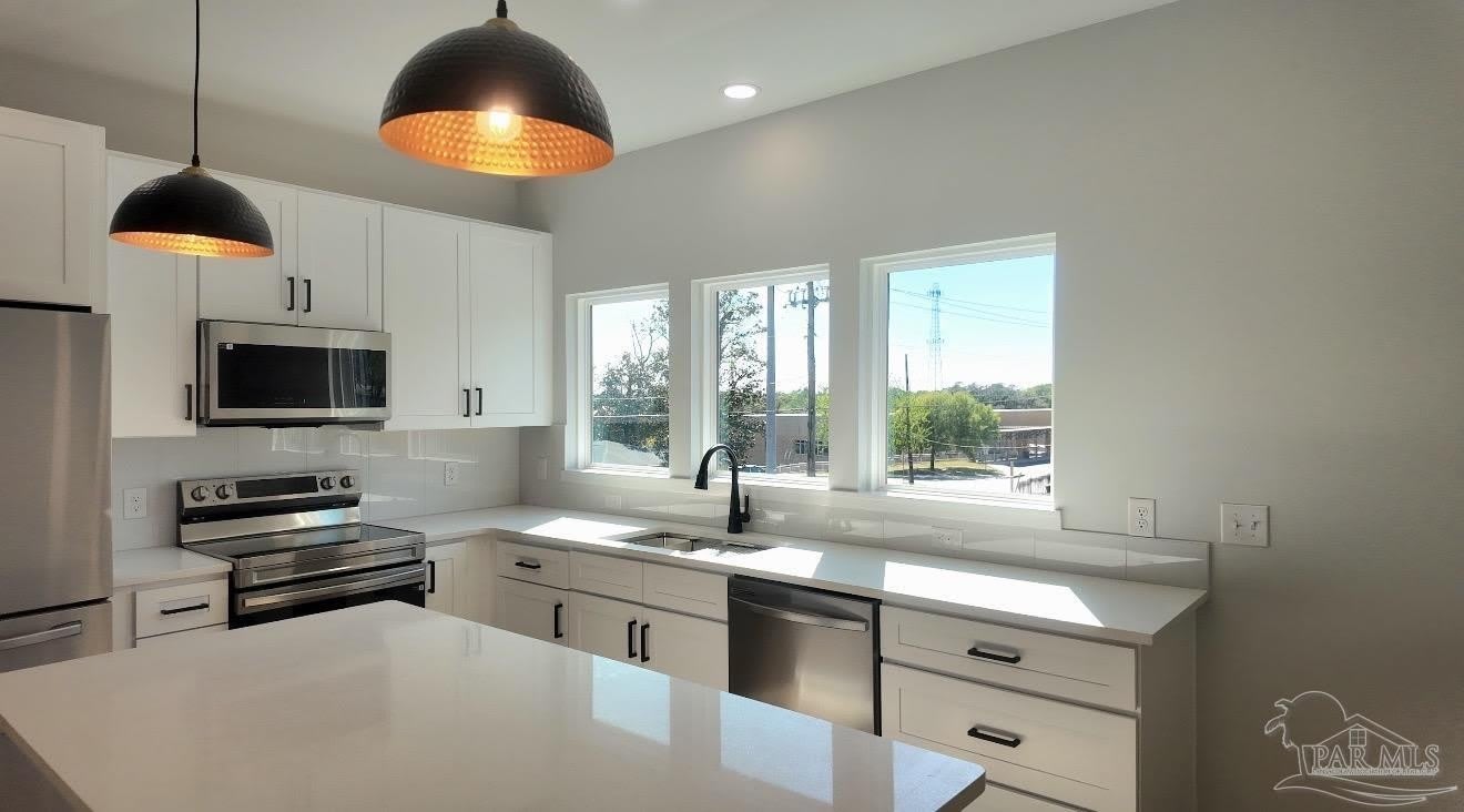 309 N Pace Blvd – photo 2