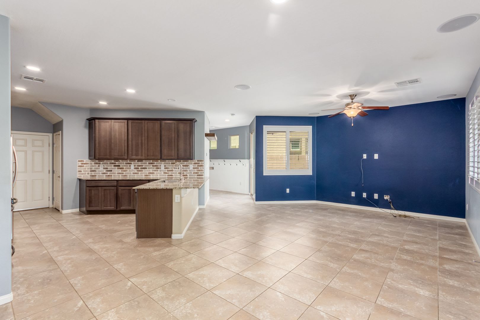 Highly upgraded gated home – photo 5