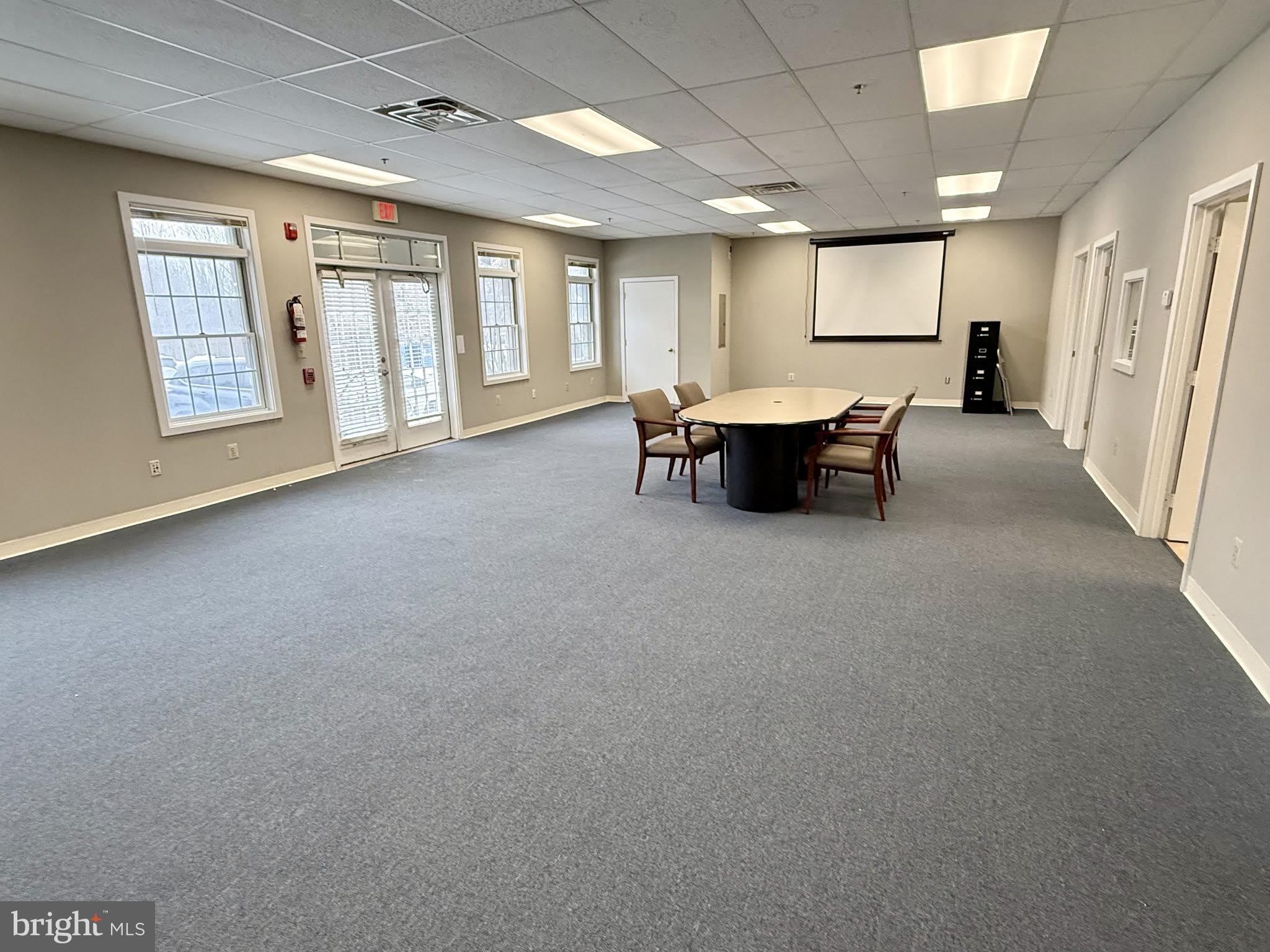 1456 FERRY Road – photo 4