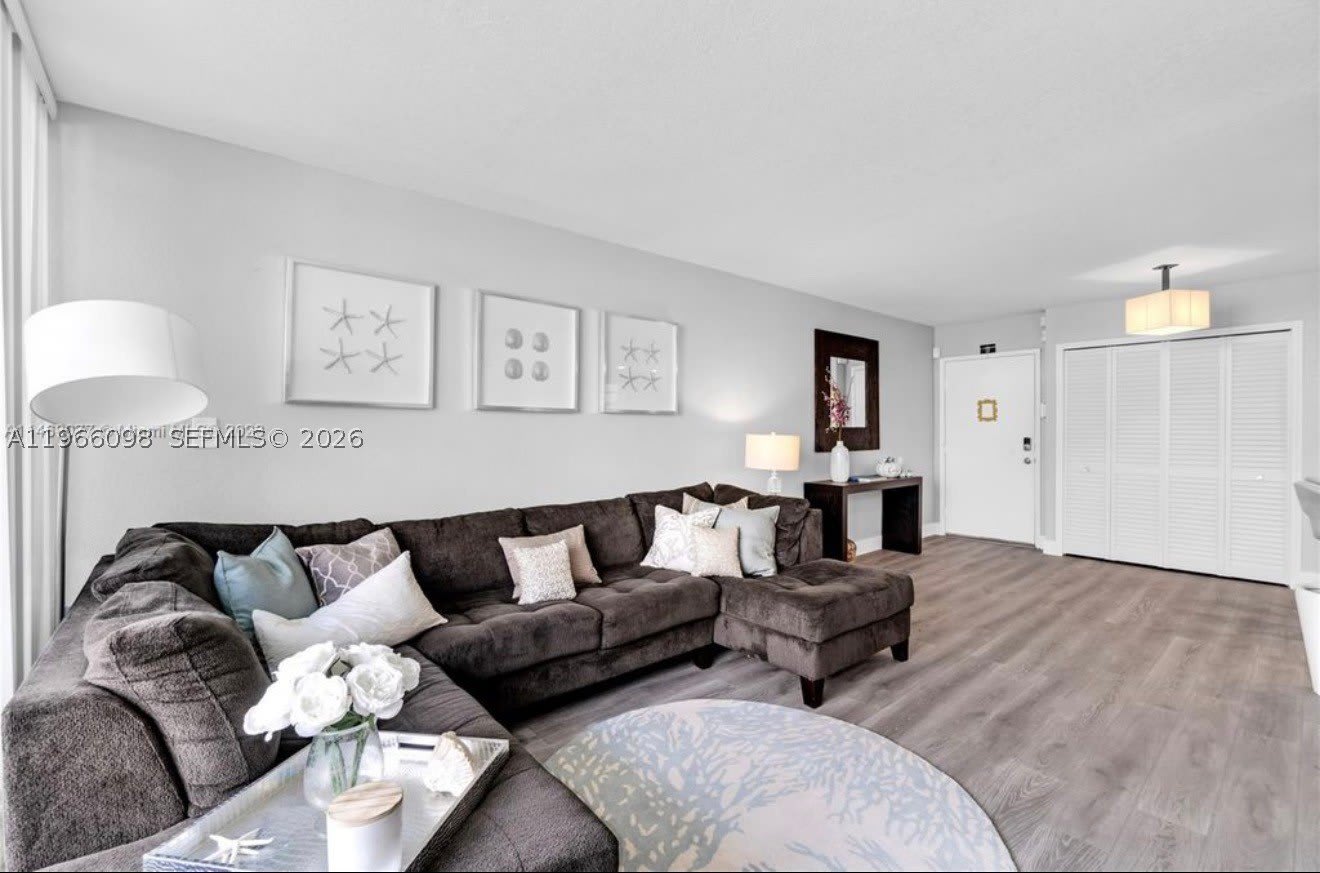 830 NW 87th Ave – photo 4
