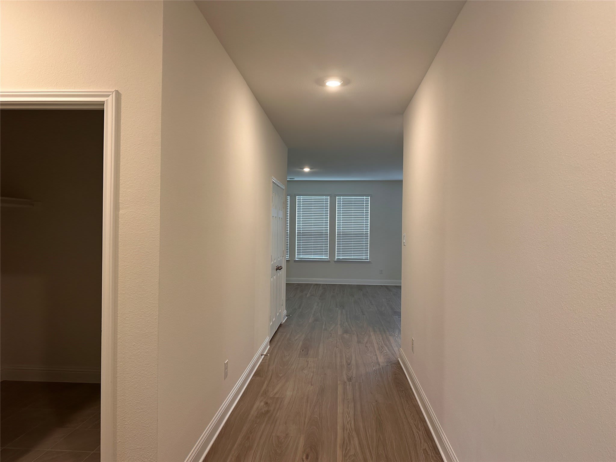 649 Saxony Drive – photo 2