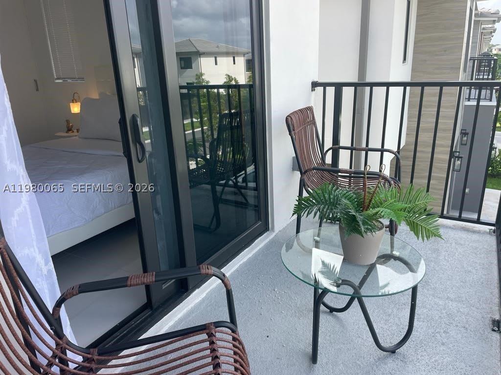 302 NW 11th Ct – photo 5