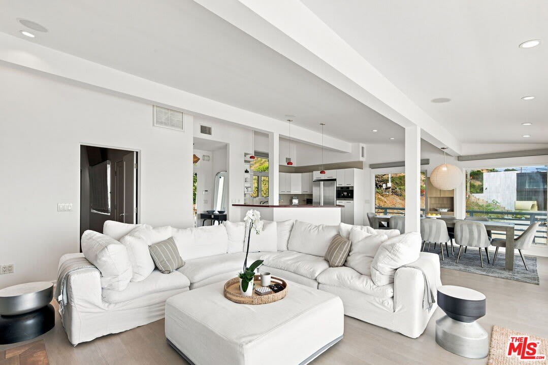 24742 Malibu Rd – photo 2