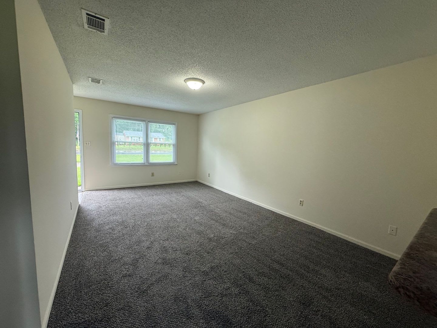 Nice 2 Bedroom 1 Bath Duplex – photo 3