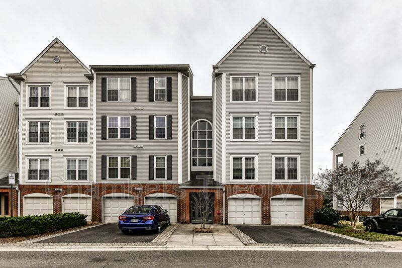 275 S Pickett St – photo 2