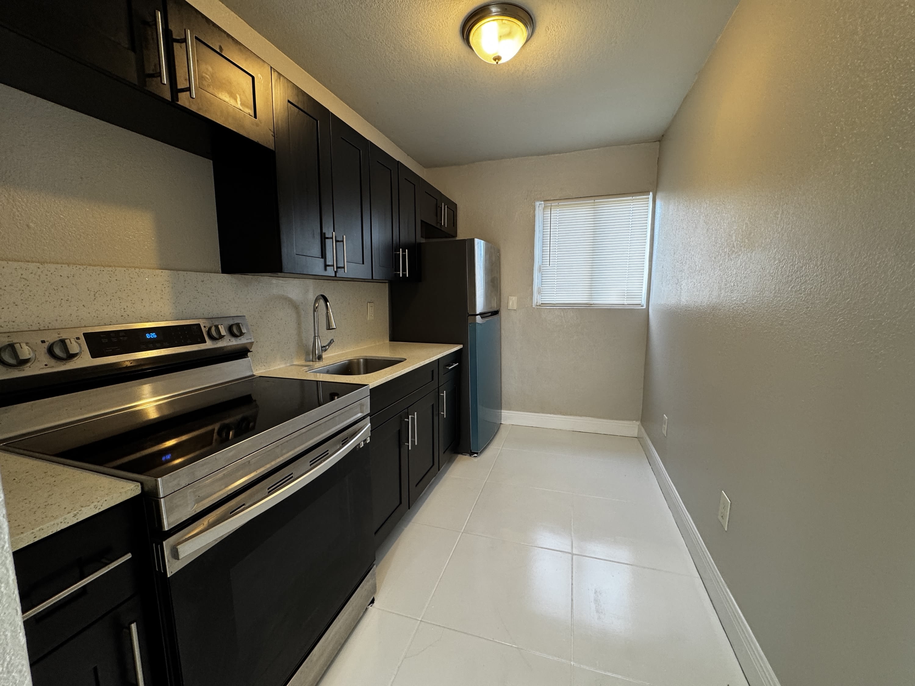 1920 Washington Avenue – photo 1