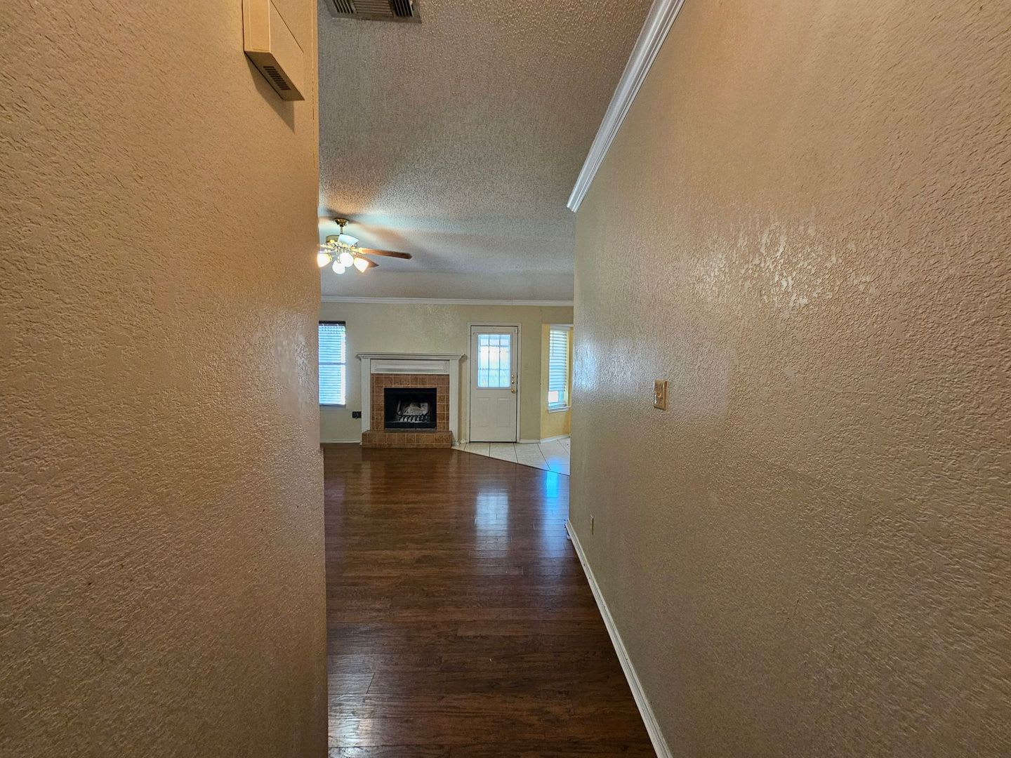BACK TO SCHOOL RENT SPECIAL – photo 3