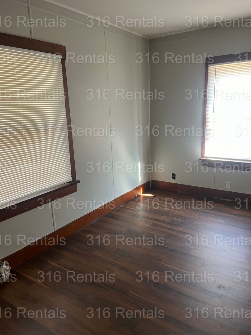 775 2 Bed 1 Bath Single Family Home – photo 3
