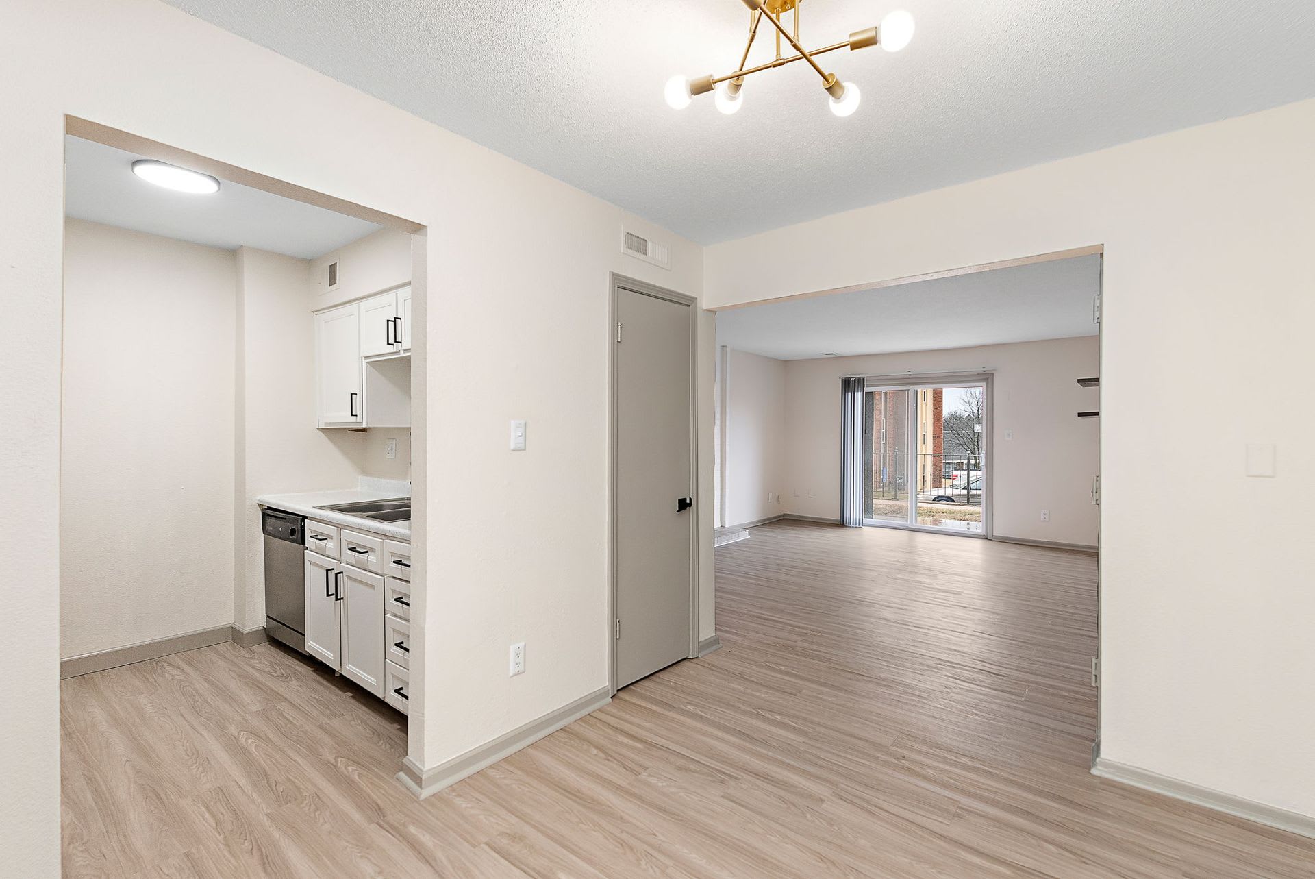 Oval Spring Apartments – photo 4