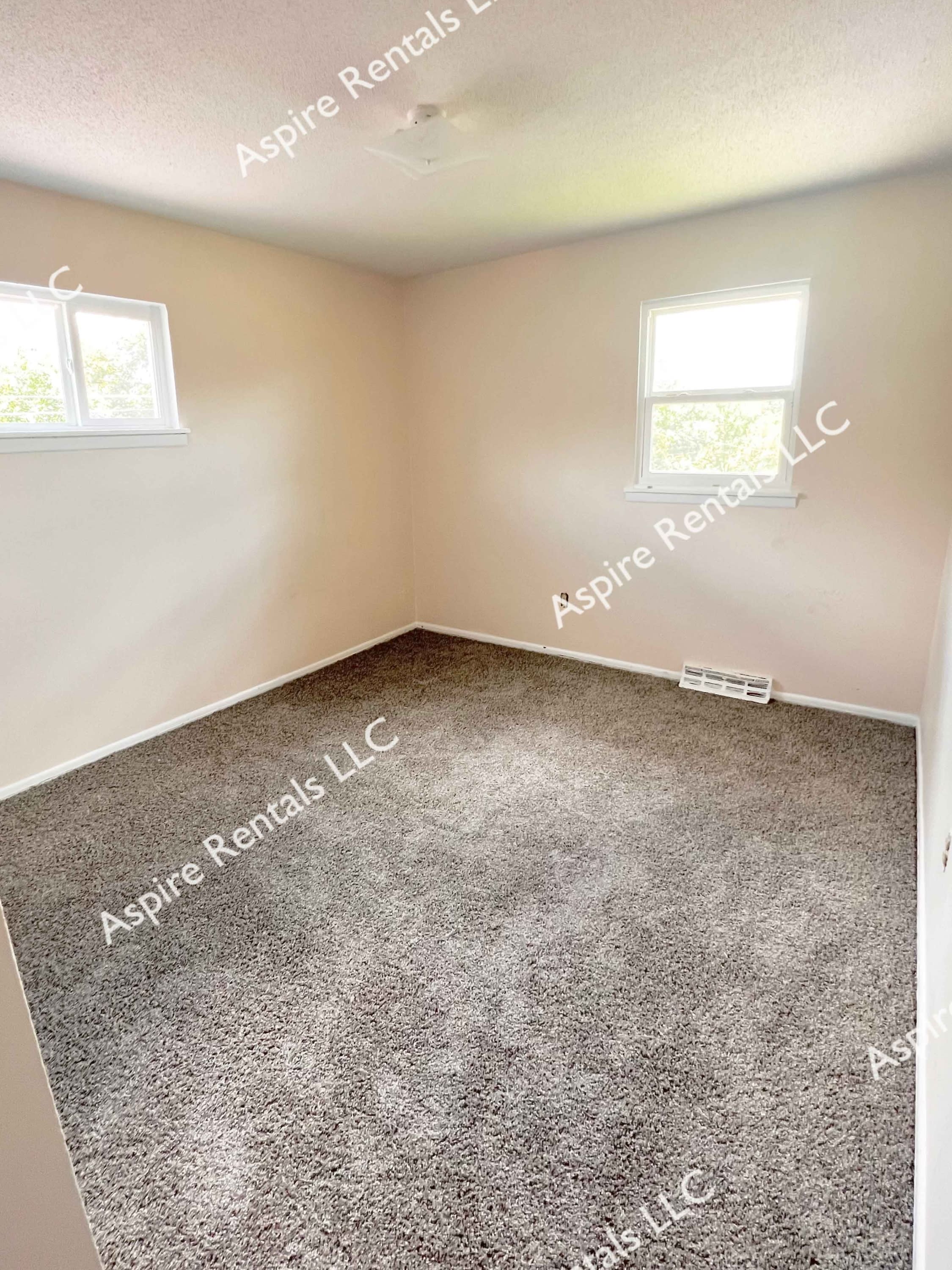 2905 N Willowbrook Rd B – photo 5