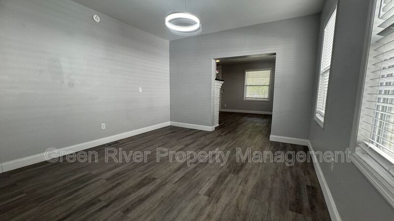 2805 College St – photo 2