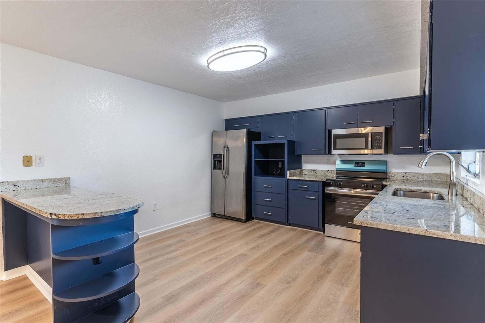 145 BEVERLY Drive – photo 3