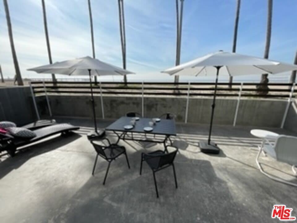 2609 Ocean Front Walk – photo 2