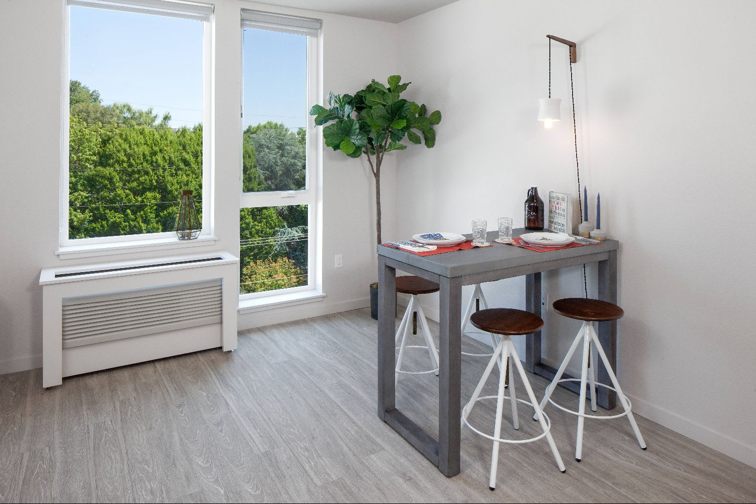 Woodlake Apartments – photo 2