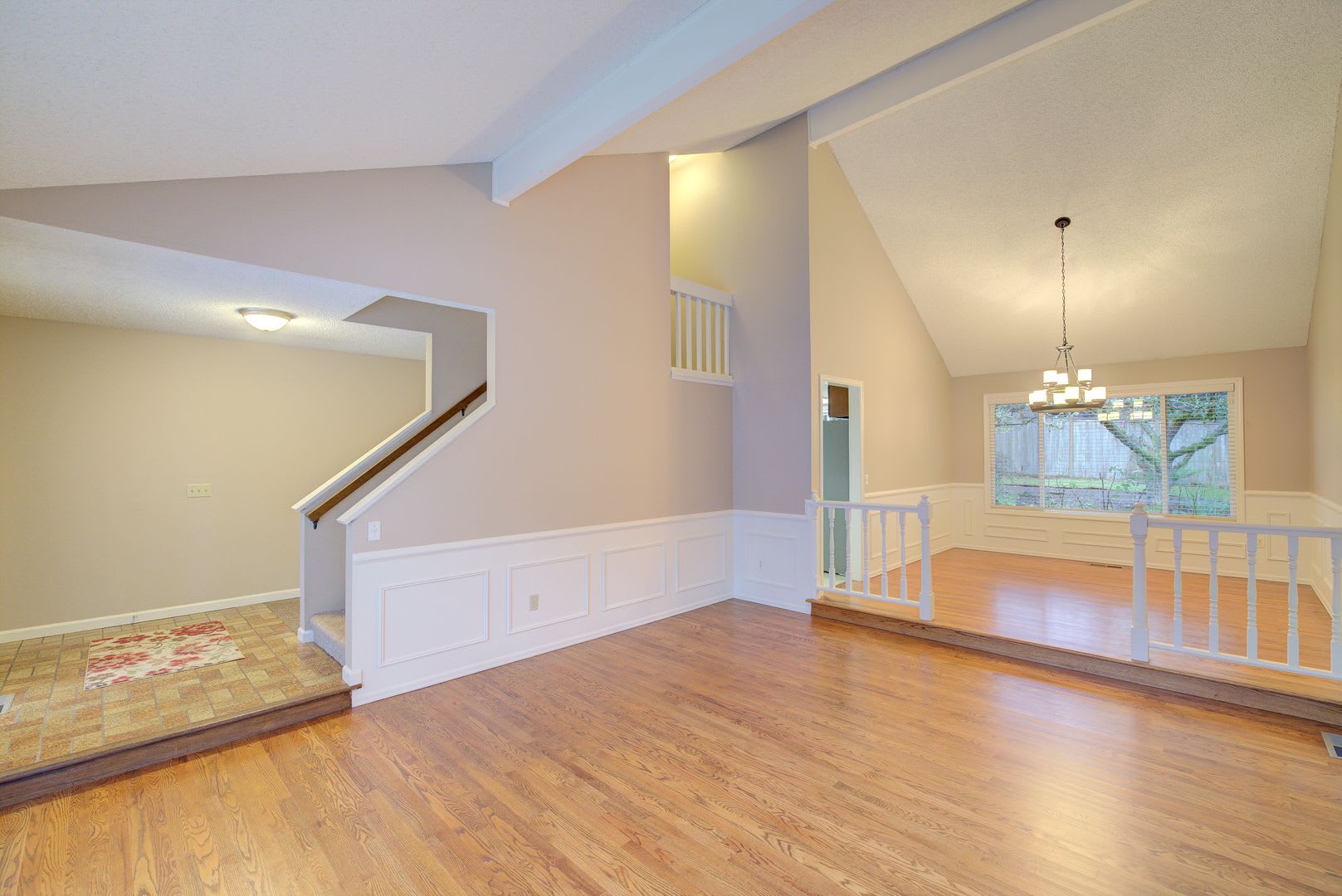 4Bd/2.5Ba Redmond Home – photo 3