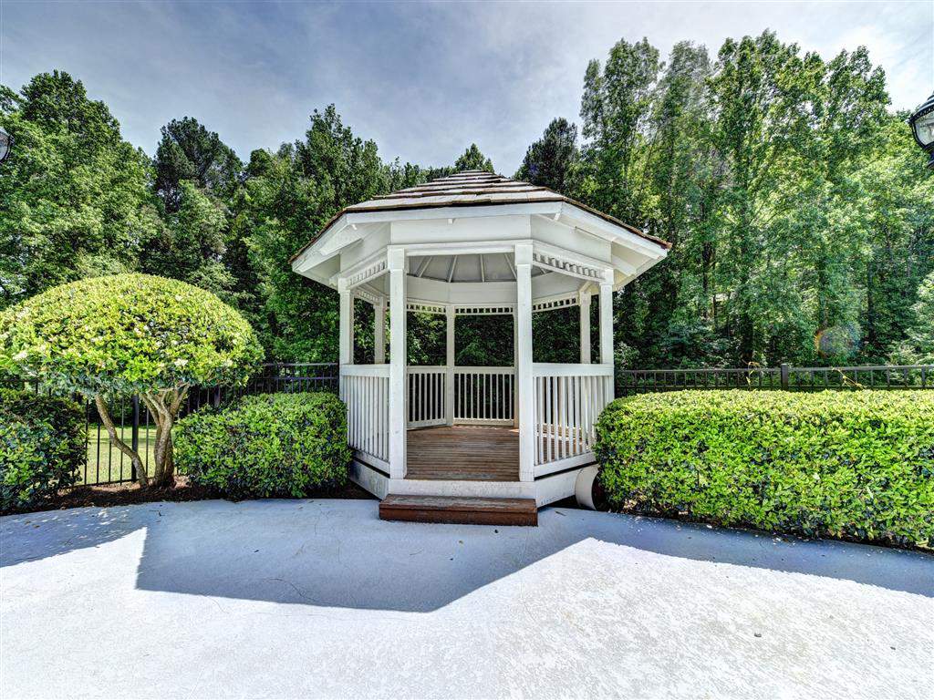 4304 Magpie Drive – photo 5
