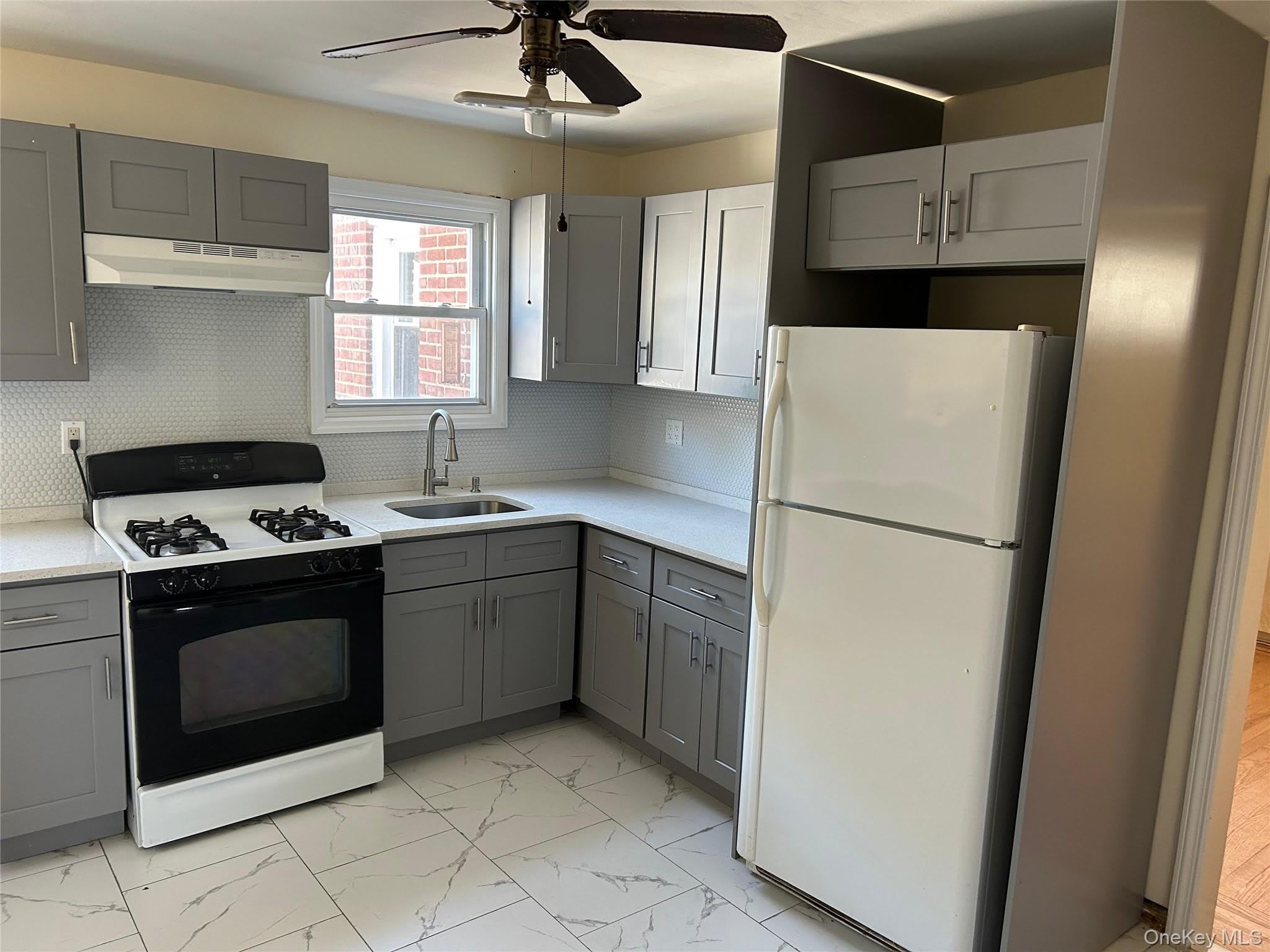 1086 Tulip Avenue – photo 5
