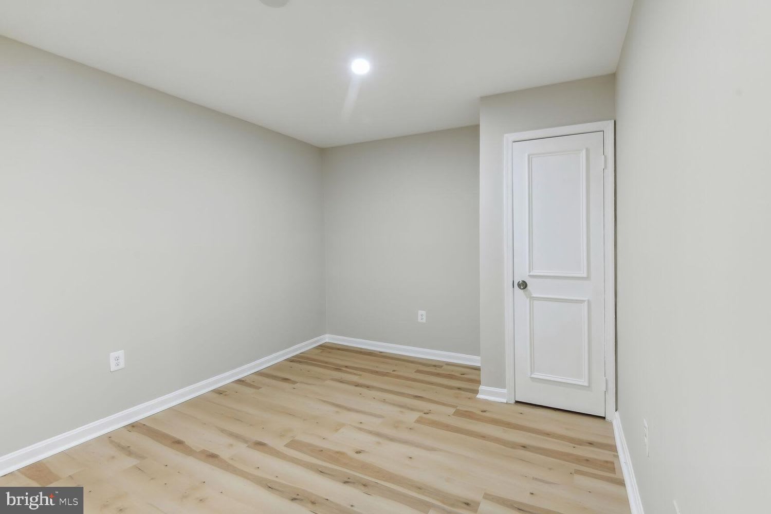 327 8th St Ne – photo 4