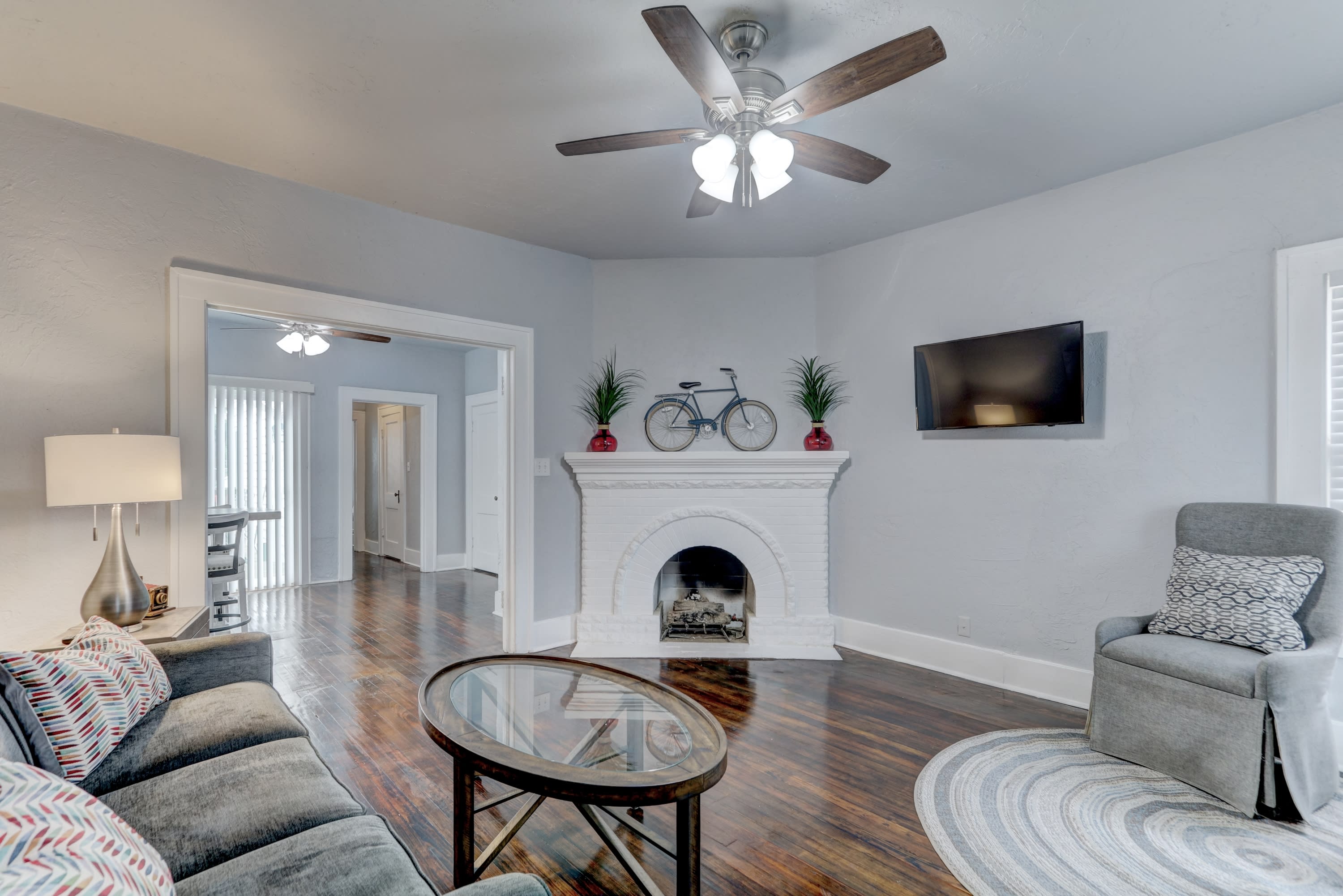 402 E 3rd St – photo 5