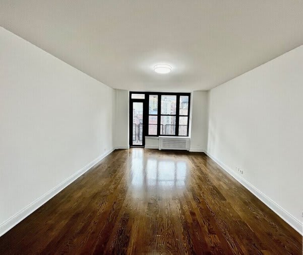 170 E 35th St – photo 5