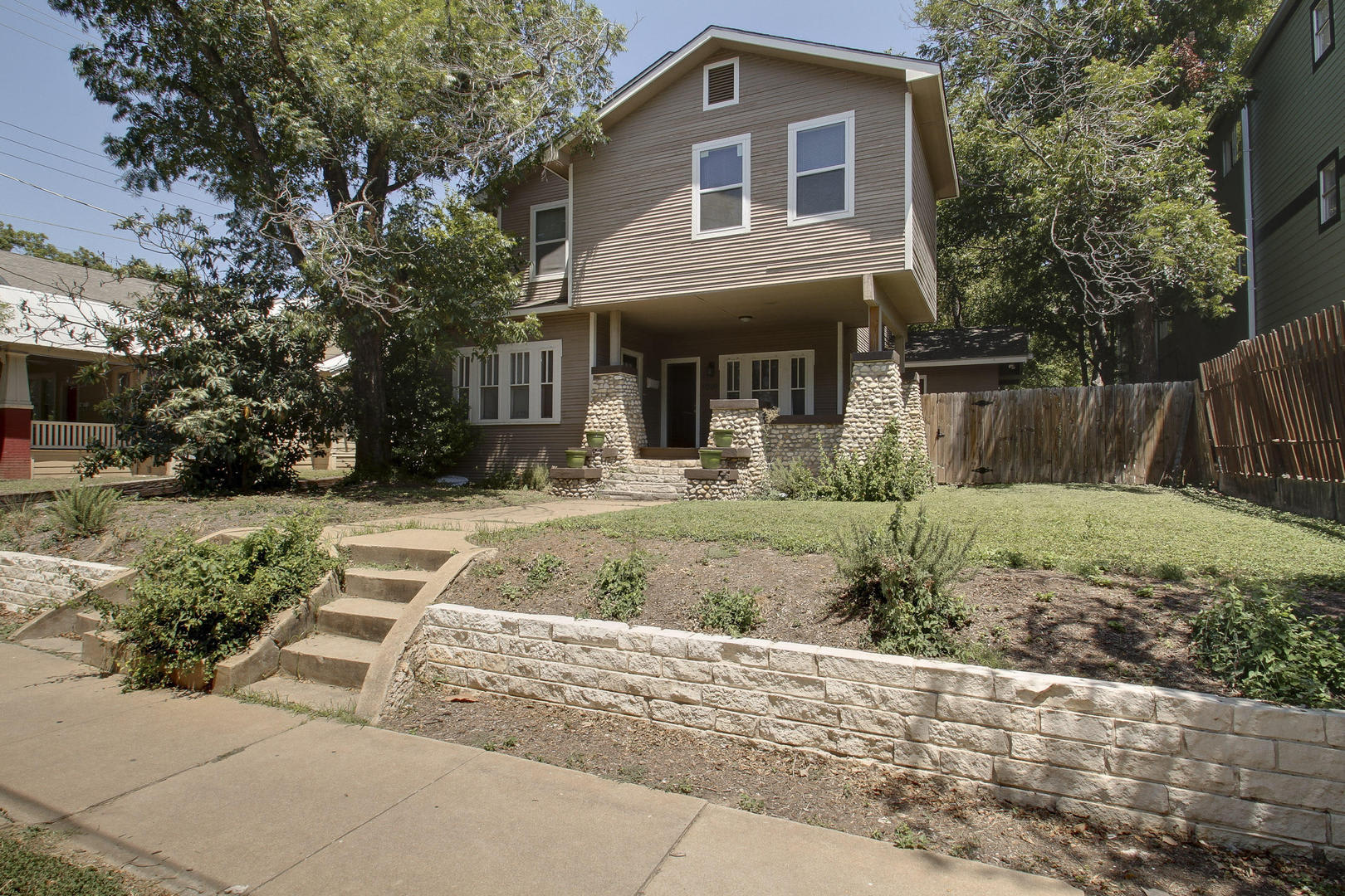 UT PRE-LEASE: West Campus / Walking Distance to UT – photo 1