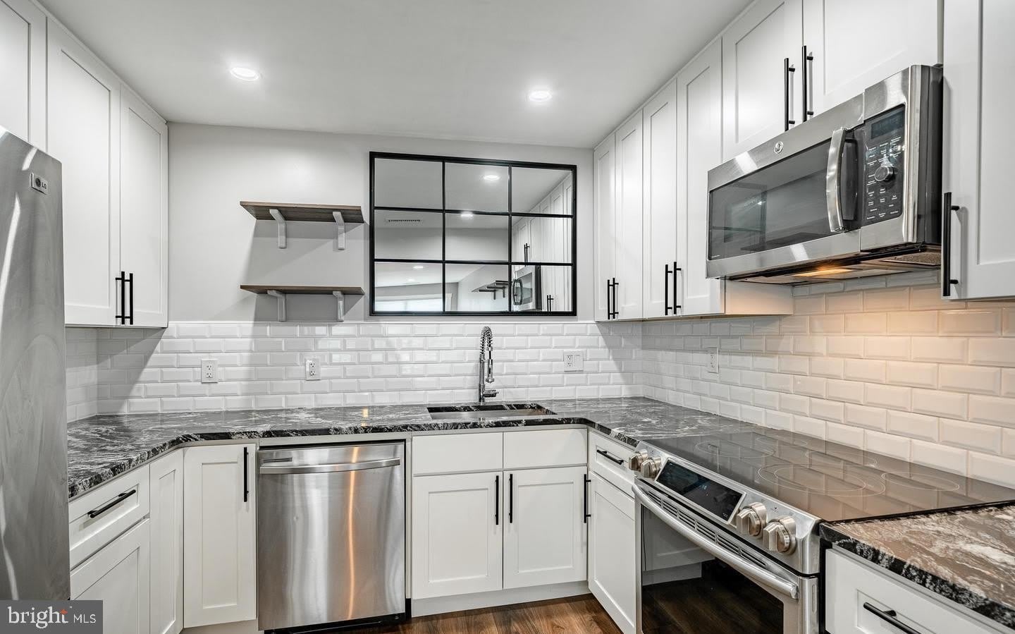 239 Smallwood Court – photo 3