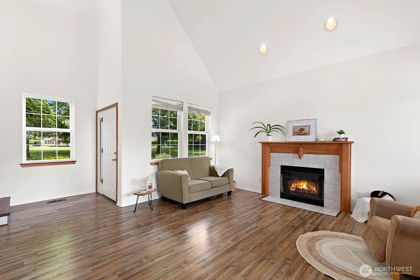Charming 3-Bedroom Home in Magnuson Place – photo 5
