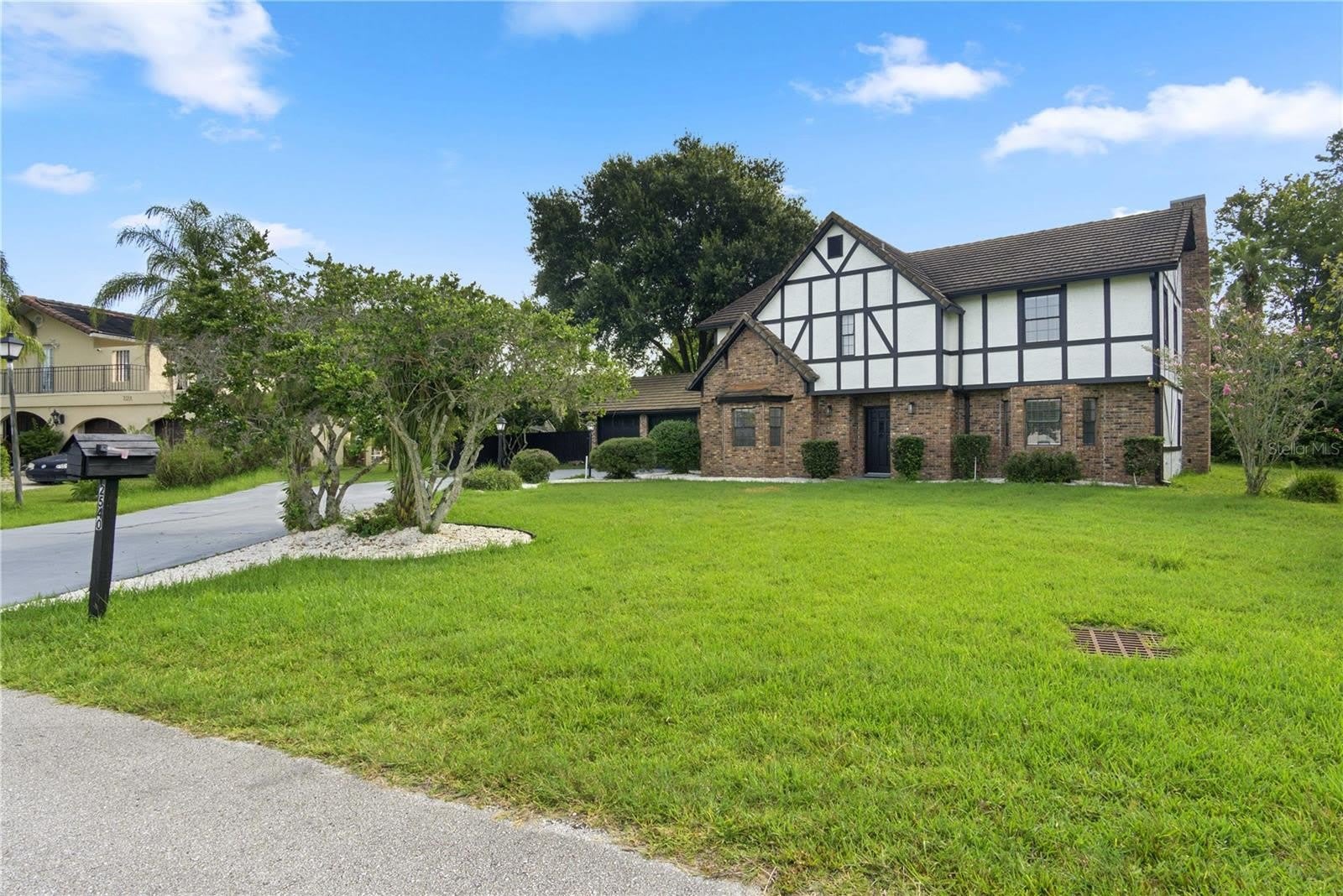 2540 ALBANY Drive – photo 2