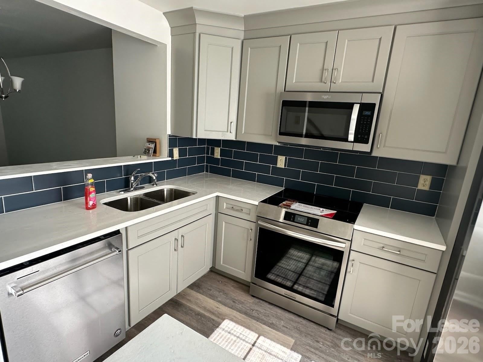 2830 Hosta Drive – photo 2