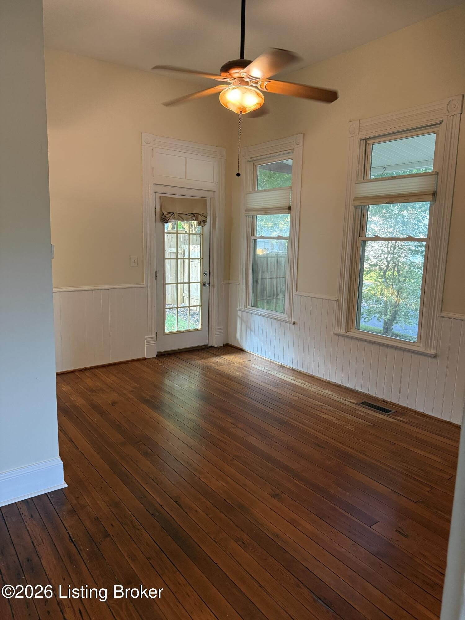 611 Cooper St – photo 4