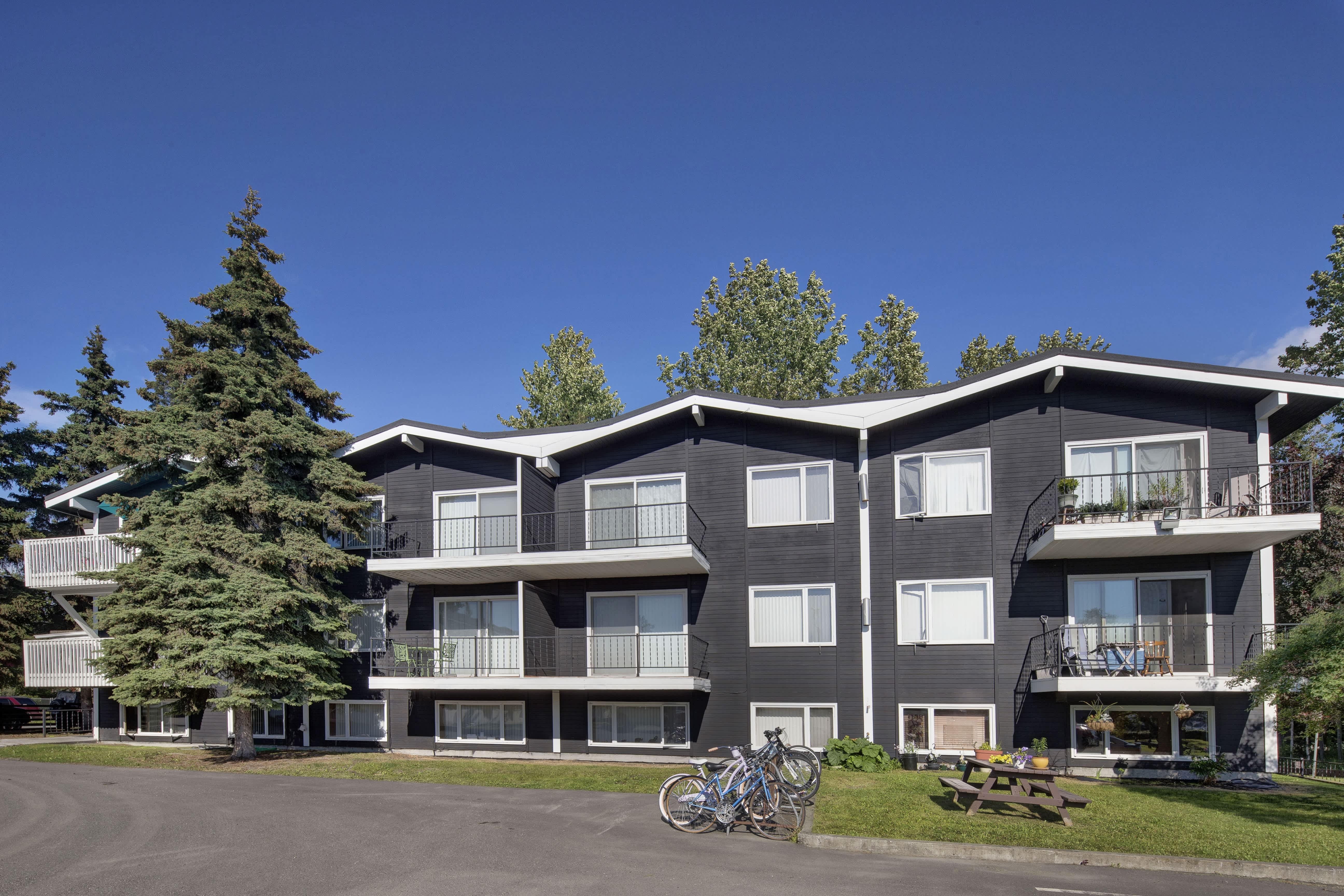 The Alaskan Apartments – photo 5