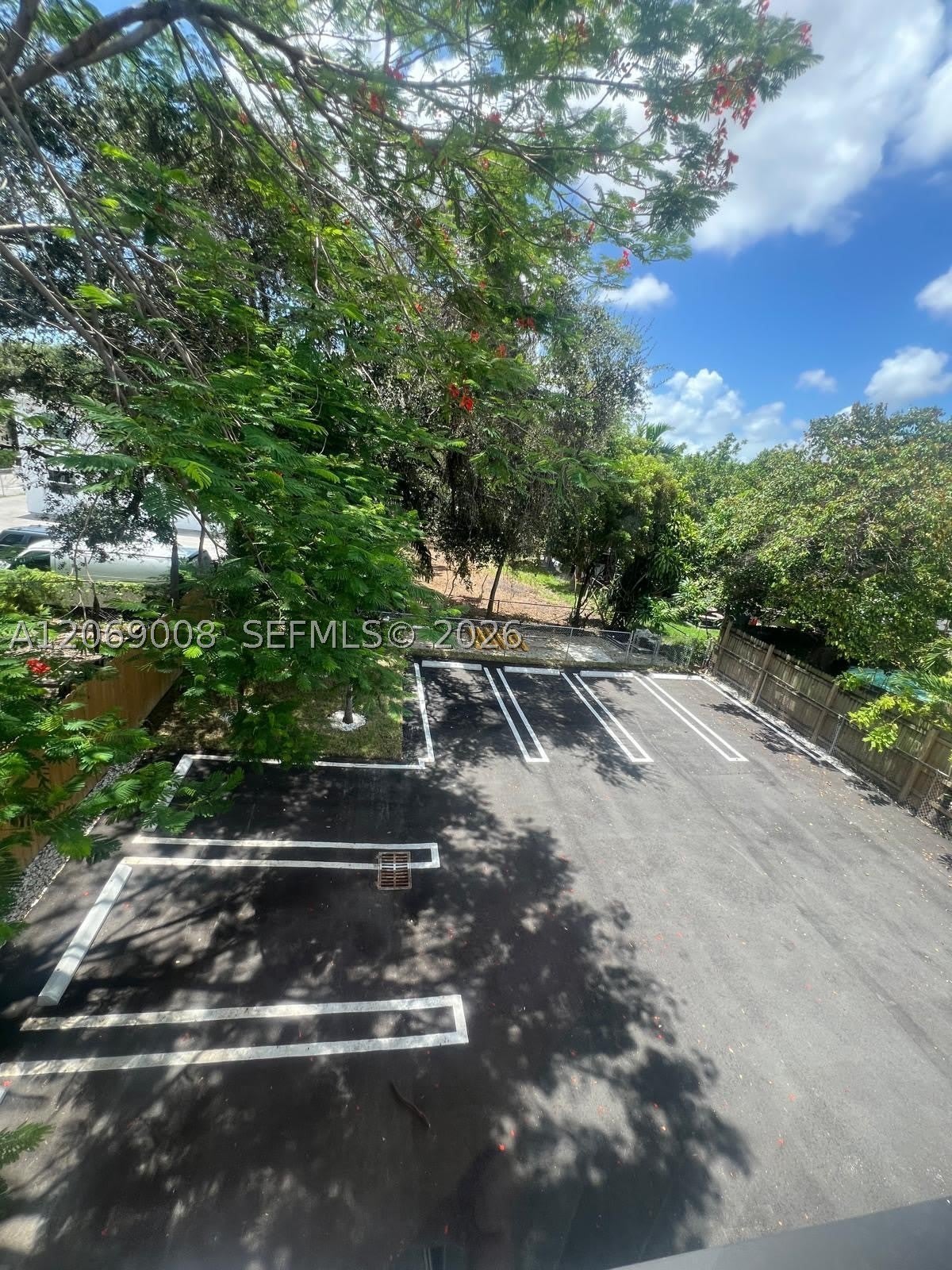 1860 NW 19th St – photo 4