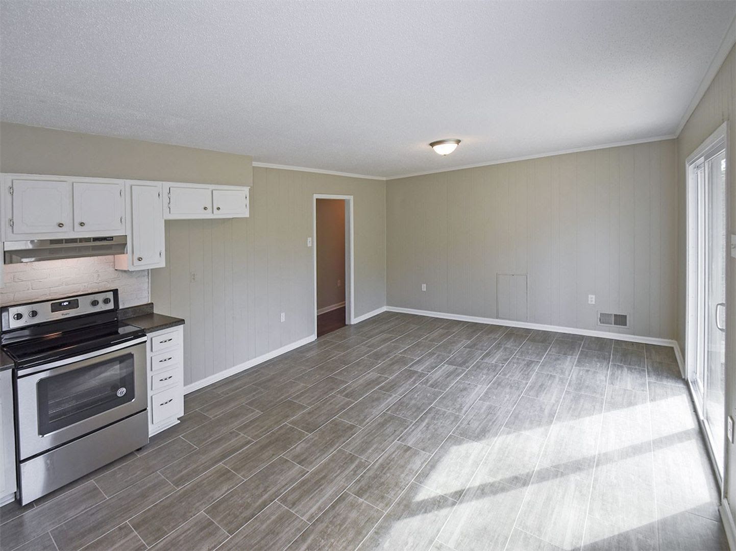 Fully updated 3 bed, 1.5 bath home with wonderful curb appeal north of Memphis. – photo 5