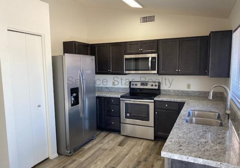 4541 E Frye Rd – photo 3