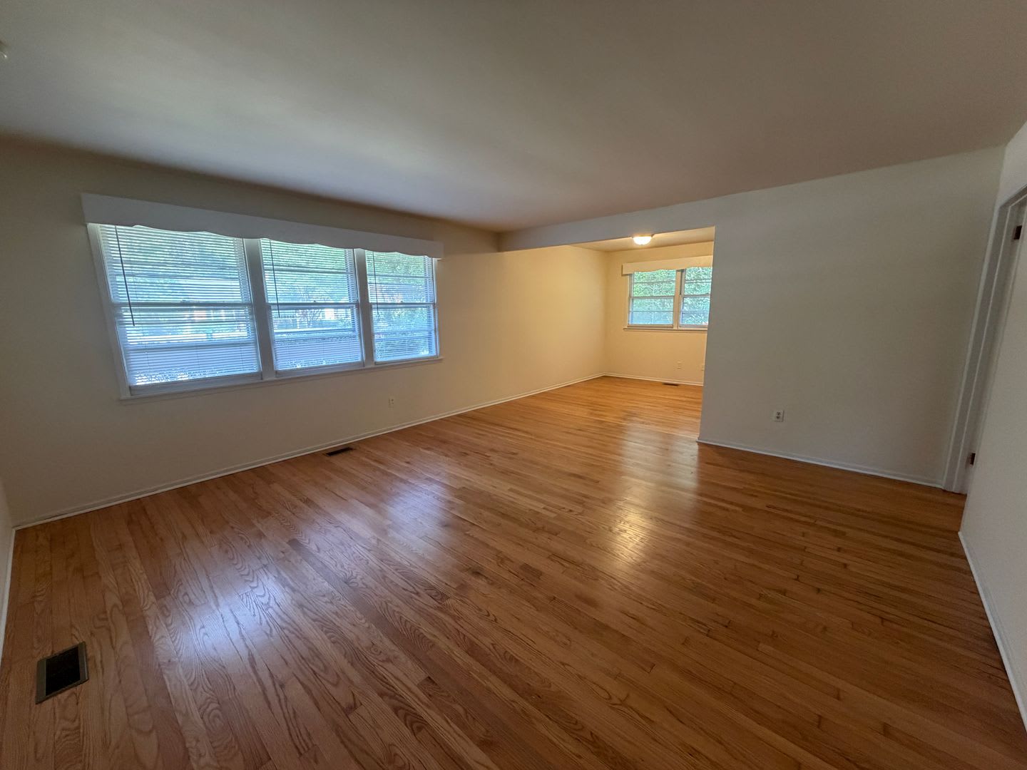 Classic 3BR/2BA Mid-Century Ranch on Ridge Road – photo 5