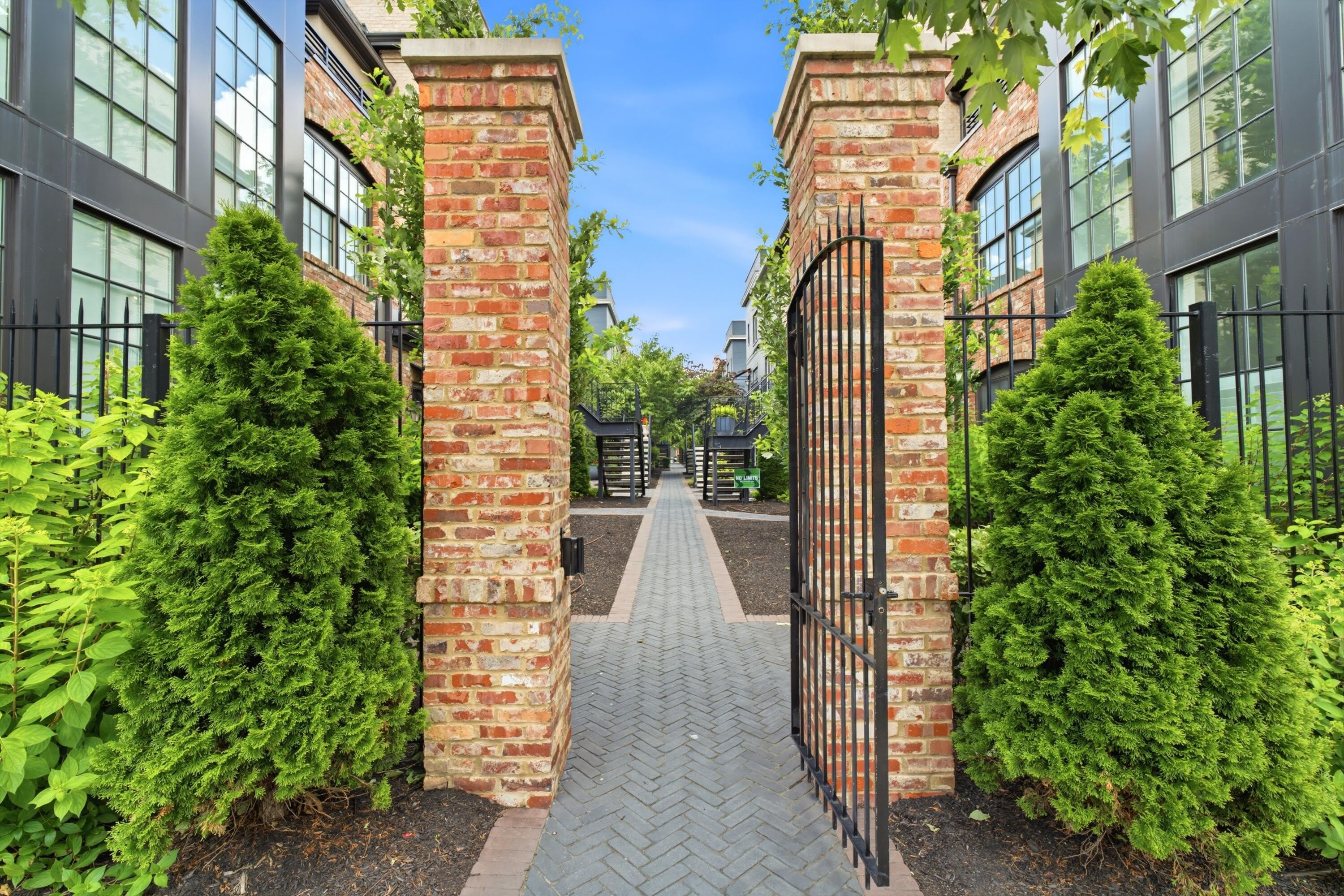 84 Normandy Avenue – photo 5