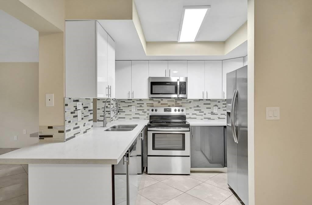 916 Ne 18Th Street – photo 5
