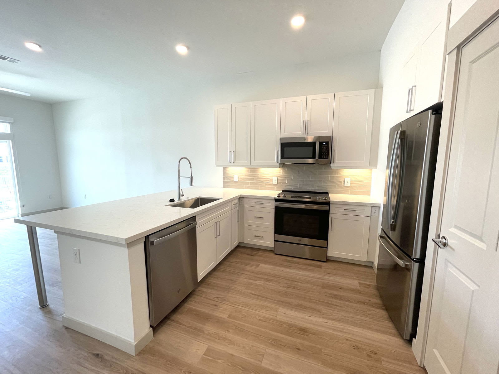 2880 La Frontera Boulevard – photo 1