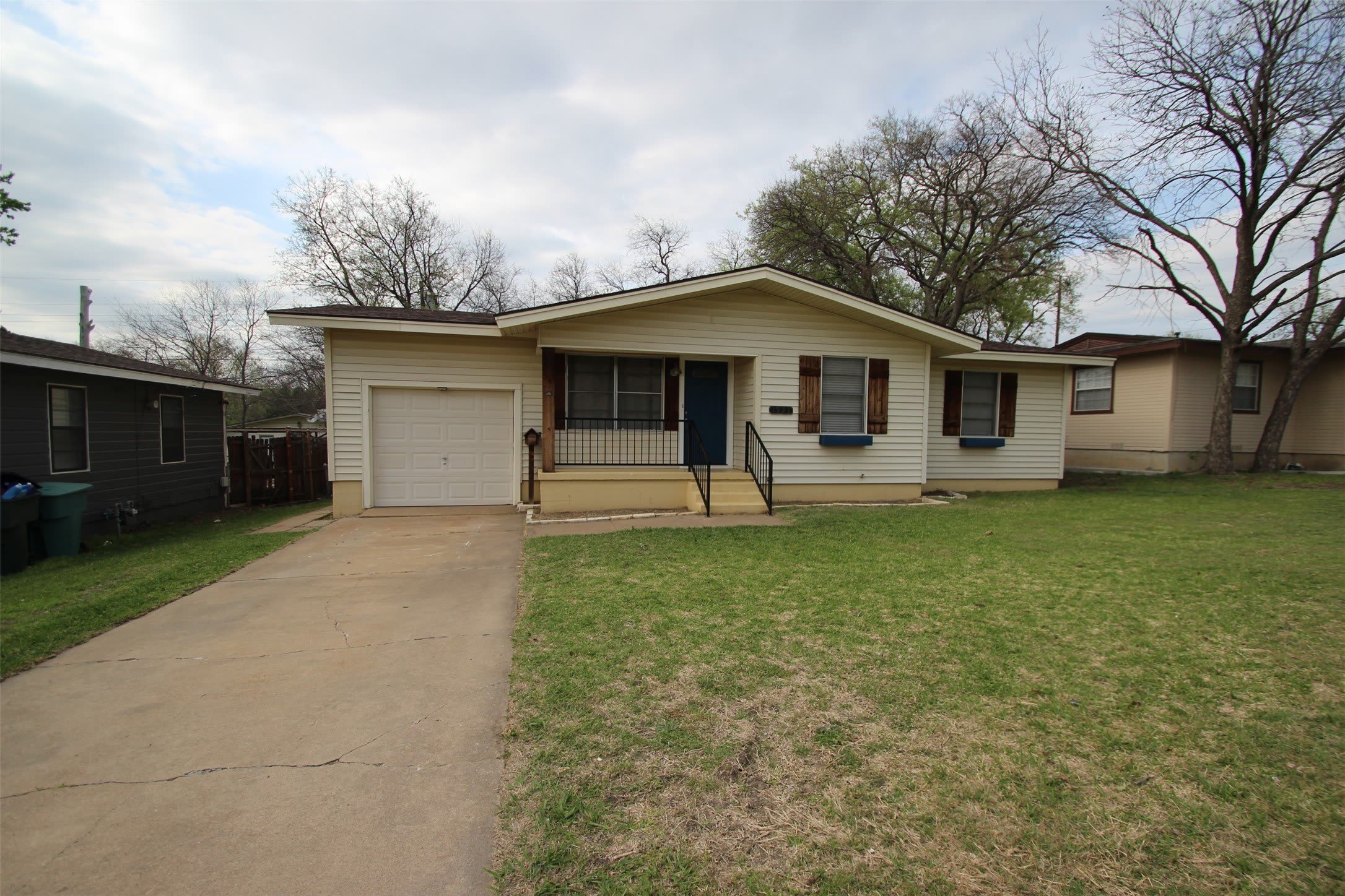 1921 Deborah Drive – photo 3