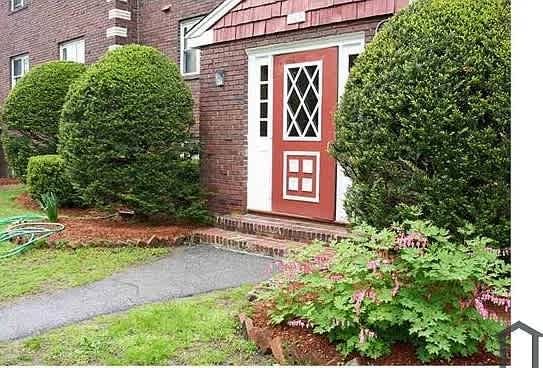 18 Strawberry Hill Rd – photo 4