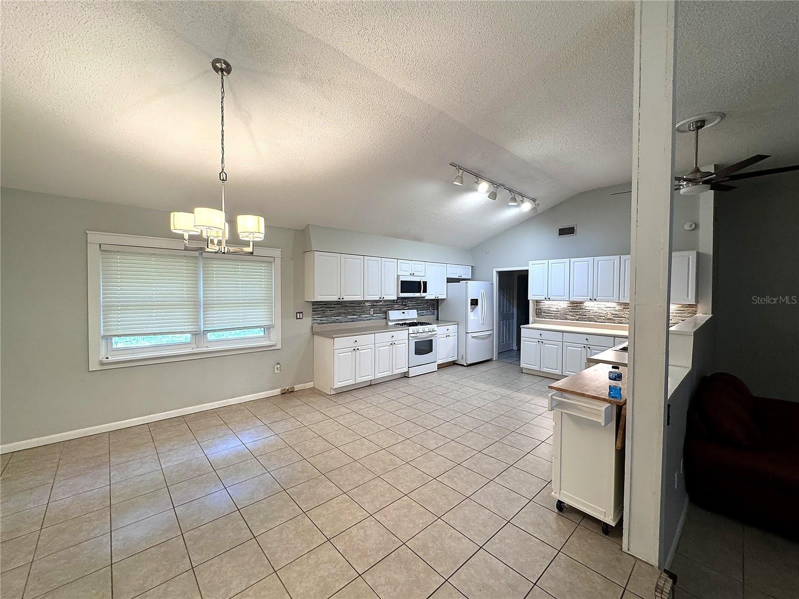 3 ELIZABETH Drive E – photo 5