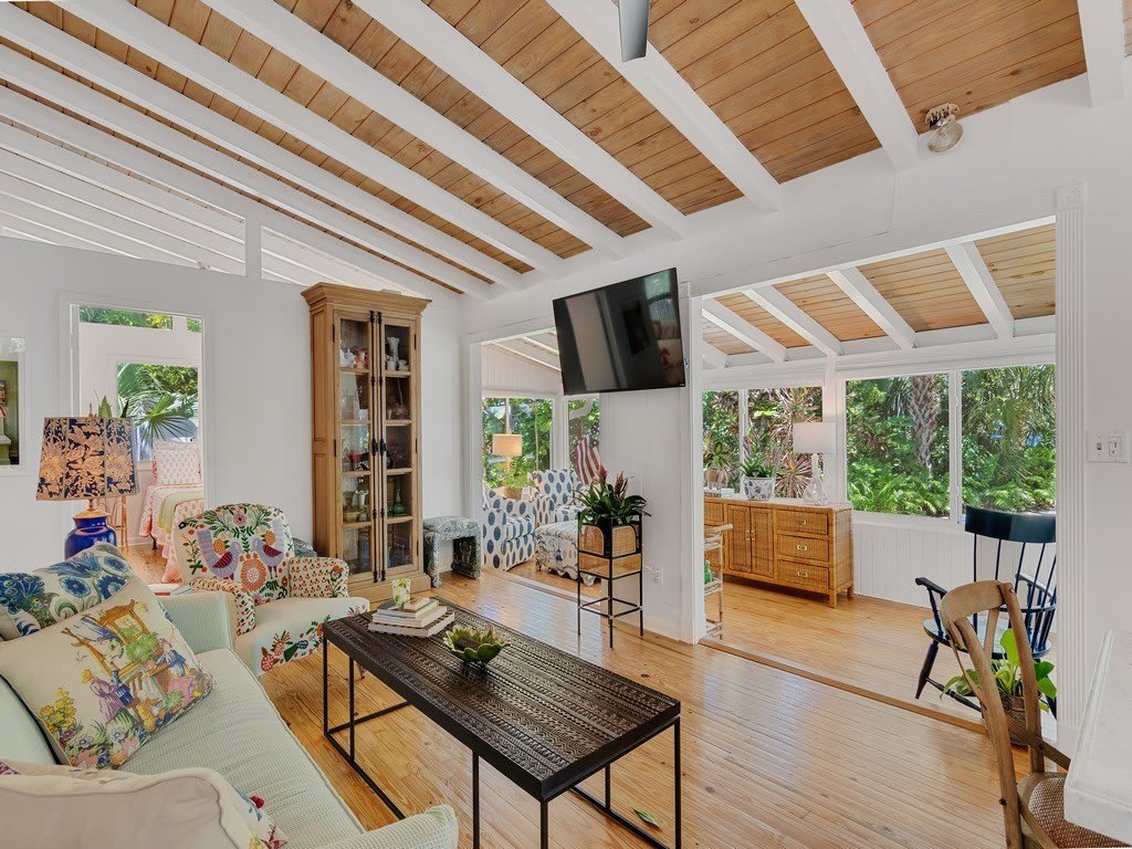 1930 W Shell Lane – photo 2