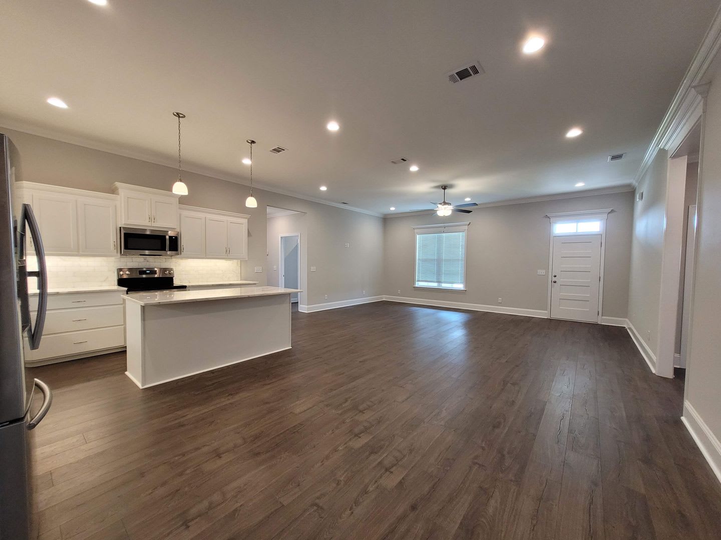 Luxurious Living: Spacious 4 Bedroom Home with 3-Car Garage and Pet-Friendly in Lakeland, GA – photo 5