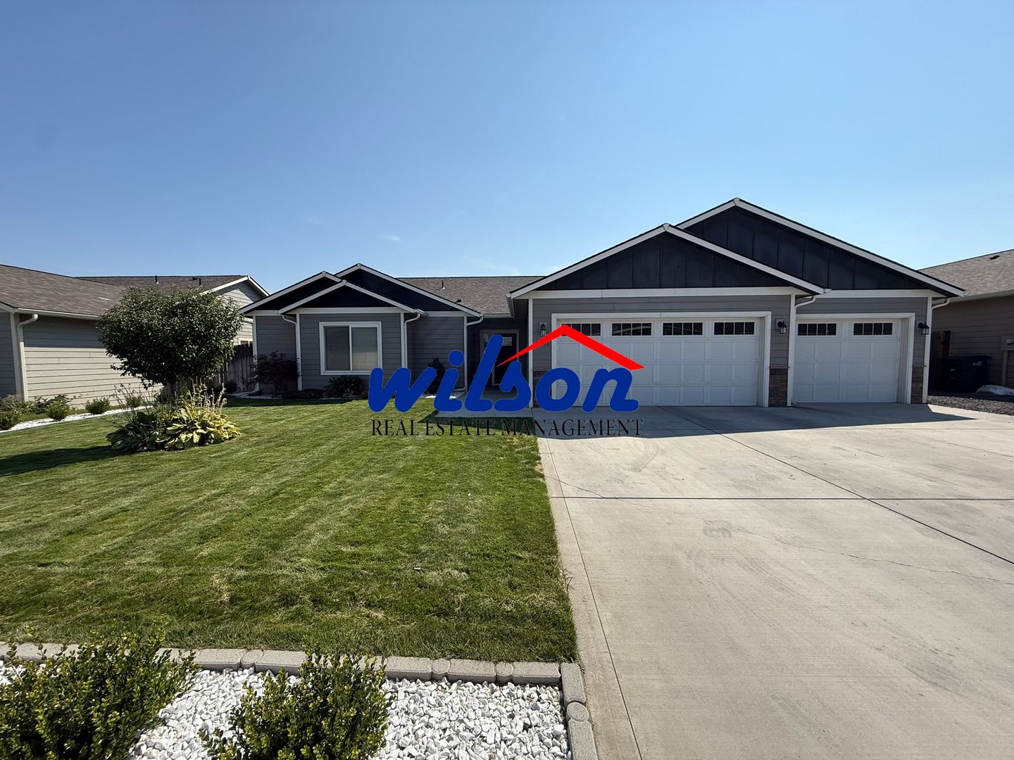 Modern West Valley 3bd/2ba House with 3 Car Garage! – photo 1