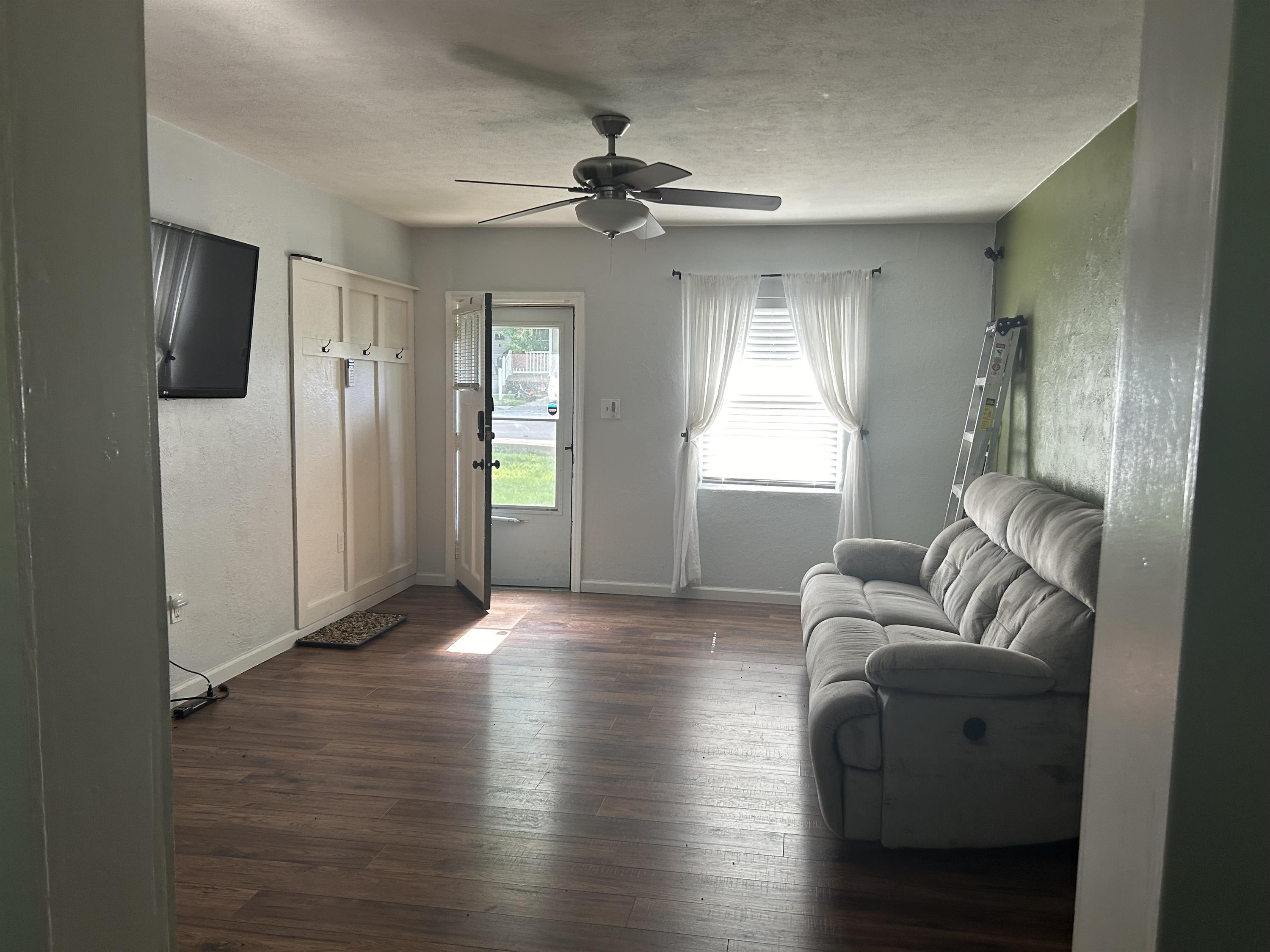 905 Valentine Street – photo 2